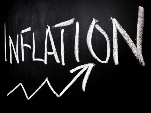 Inflace 2022: modelově 15,1 %. Jak se počítá a kolik byla v zahraničí? Jak se inflace promítne do důchodů?