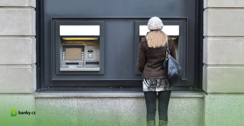 Kolik stojí výběr z bankomatu Výběr z bankomatu