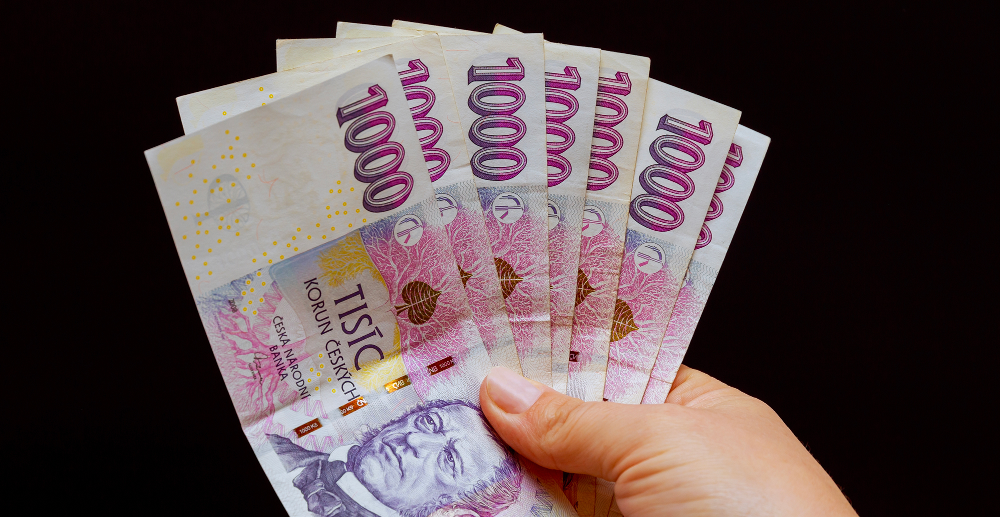 Nemáte je i vy? Podívejte se, jak poznat a vyměnit neplatné české bankovky Nemáte je i vy? Podívejte se, jak poznat a vyměnit neplatné české bankovky