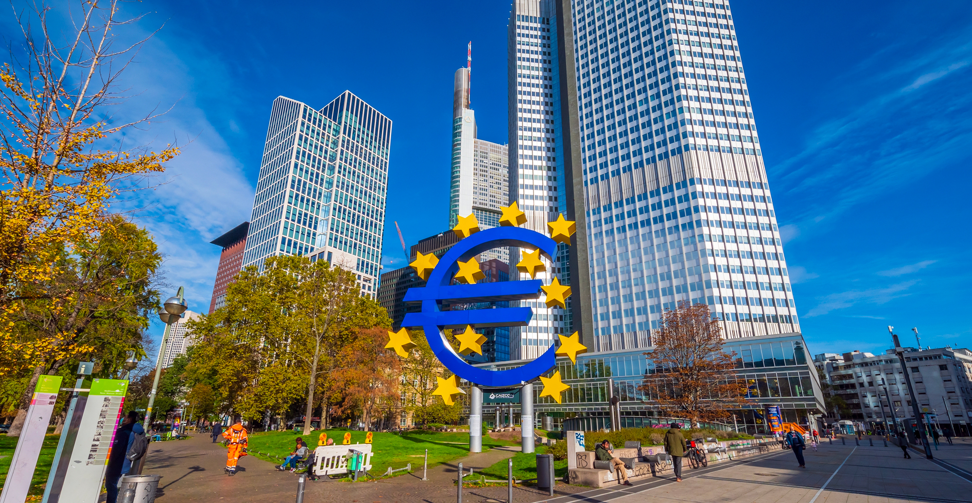 ECB opět snižuje sazby. Jak to ovlivní vaše finance?