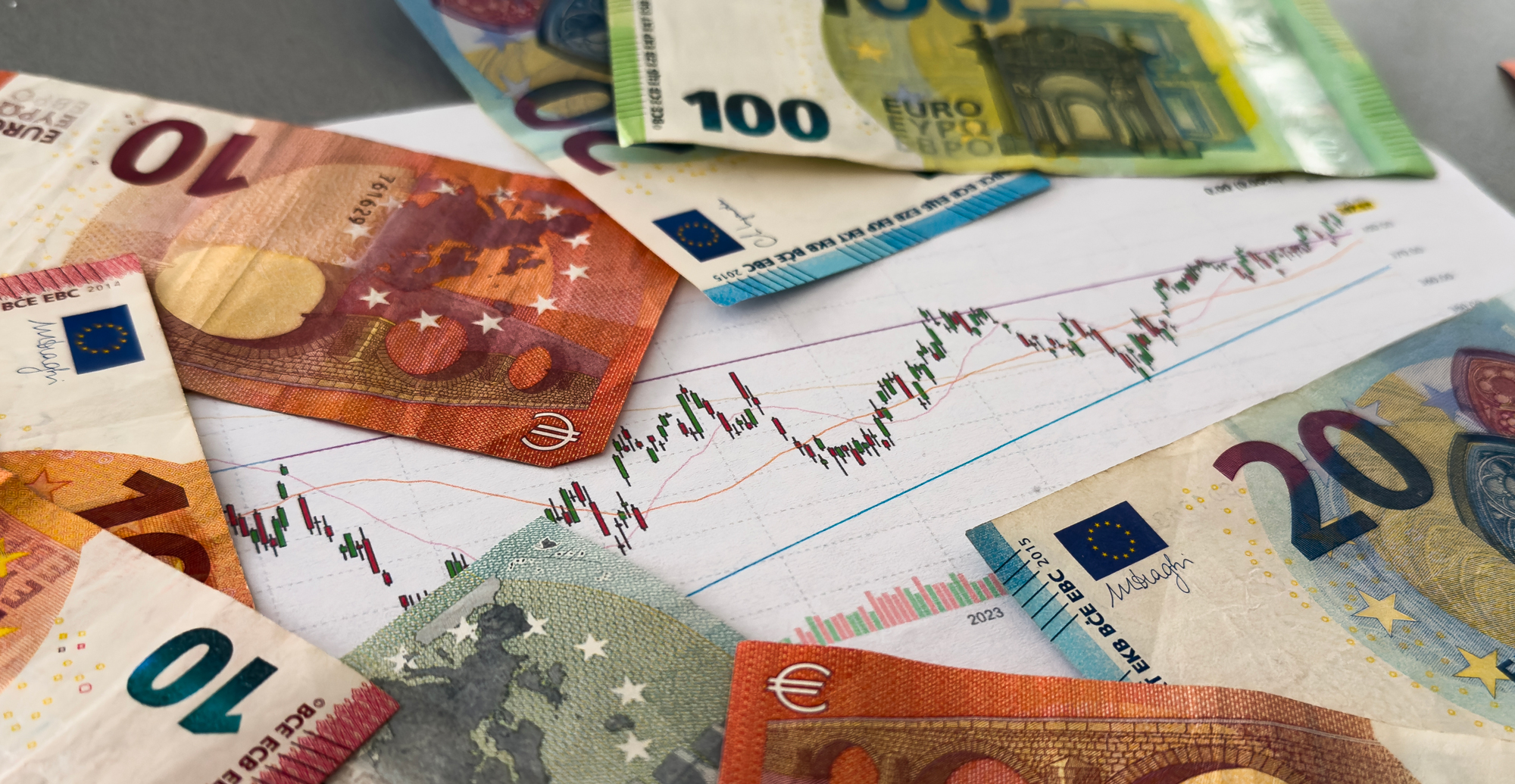 Investice v zahraničí: jaký vliv má kurz koruny na jejich zhodnocení?