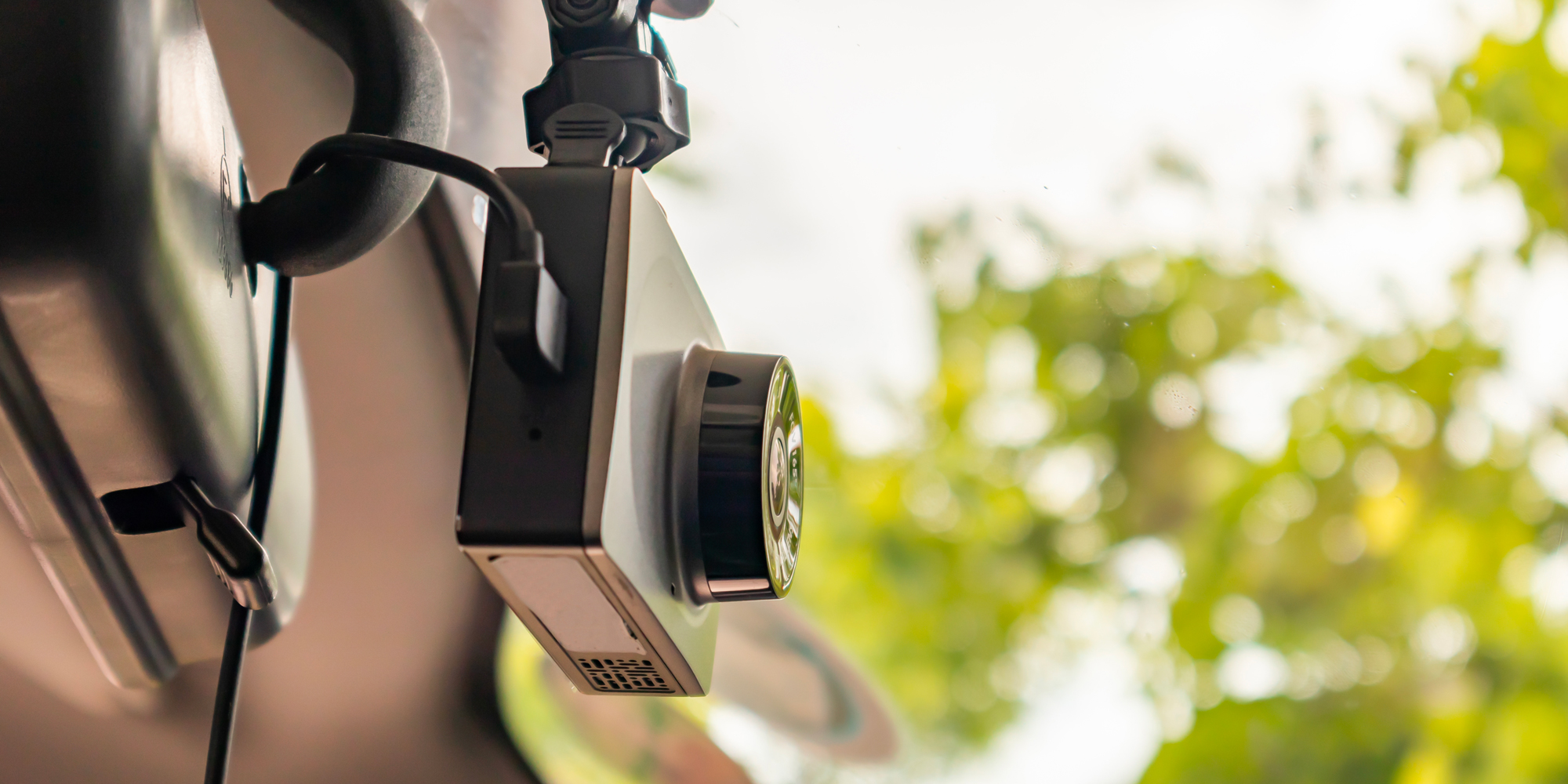 Palubní kamera v autě na cestách po Evropě: kde ji raději vypnout?