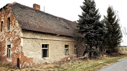 Hypotéka na rekonstrukci: chátrající dům.