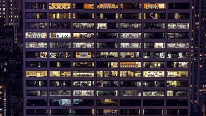 Firemní hypotéku využijete například k financování developerského projektu. Počítejte ale s tím, že podmínky se budou lišit oproti jiným účelům půjčky. Navíc si musíte předem ověřit, které banky vám na tento projekt půjčí. Hypotéka pro firmy: developerský projekt – kancelářská budova.